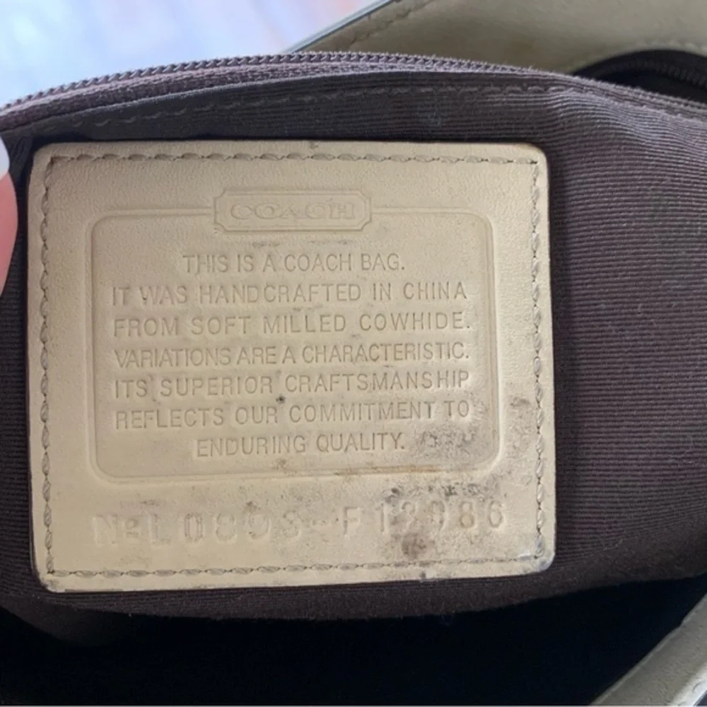 Coach Vintage Hampton Hobo Leather Tan Shoulder Bag Soft Pebbled Collection